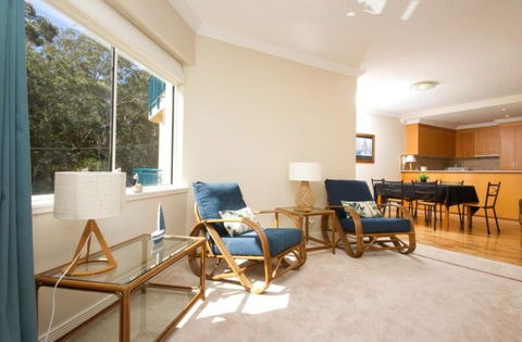 Whitesands, Unit 103, 38 North Street - 1 Gold Coast 2