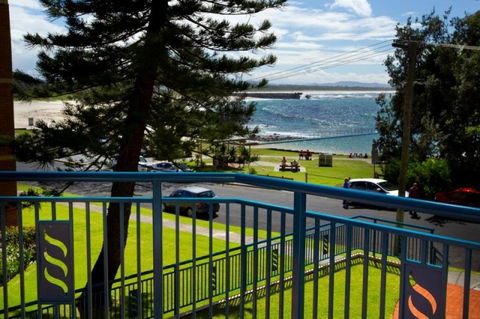 Whitesands, Unit 103, 38 North Street - 1 Gold Coast 1