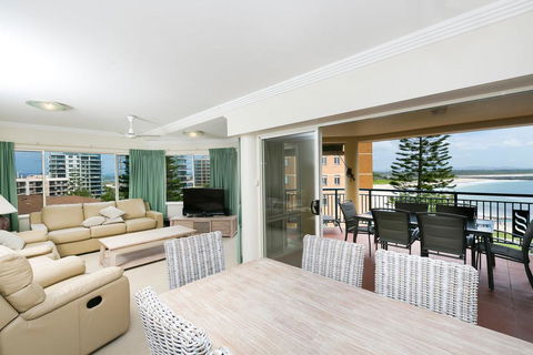 Whitesands, Unit 402, 34-38 North Street - 1 Gold Coast 3