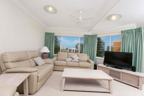 Whitesands, Unit 402, 34-38 North Street - 1 Gold Coast 2