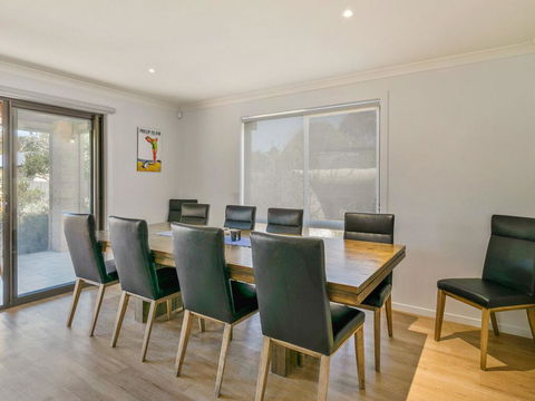 Wild Waves - Accommodation Gold Coast 1