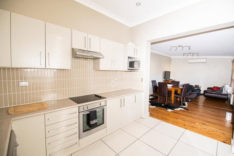 William Cottage Central Heritage Home - Accommodation Gold Coast 1