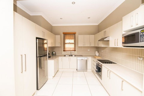 William Cottage Central Heritage Home - Accommodation Gold Coast 0