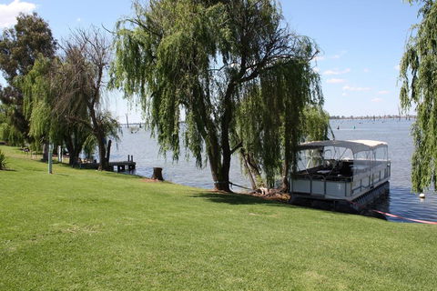 Willow Island - Waterfront - Accommodation Gold Coast 0