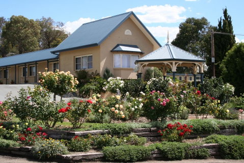 Willows Motel - Accommodation Gold Coast 0