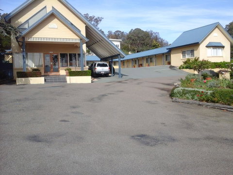 Willows Motel - Accommodation Gold Coast 2