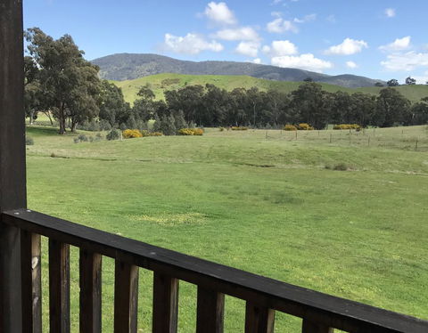 Wimmera Hills Winery - Gold Coast 4U 1