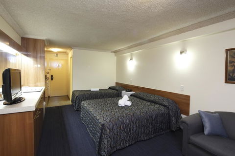 Windsor Lodge - Accommodation Gold Coast 1