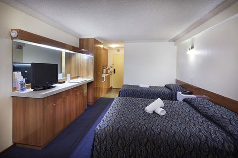 Windsor Lodge - Accommodation Gold Coast 2
