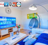 Wollongong station holiday house with Wi-Fi75 Inch TV NetflixParkingBeach - Accommodation Gold Coast