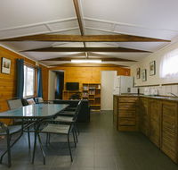 Wonboyn Cabins - Gold Coast 4U