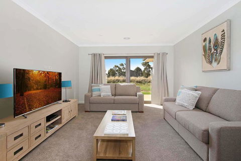 Woodbine Waters - Accommodation Gold Coast 0