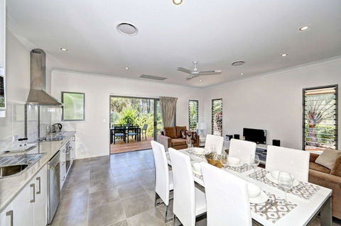 Woodgate Beach Houses - Accommodation Gold Coast 2