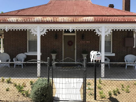 Woodstock Cottage - Accommodation Gold Coast 0
