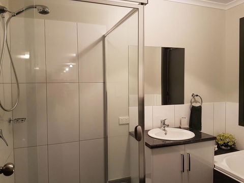 Wudinna Farm View - Gold Coast 4U 1