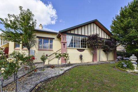 Wyatt Guest House - Gold Coast 4U 2