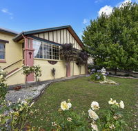 Wyatt Guest House - Gold Coast 4U