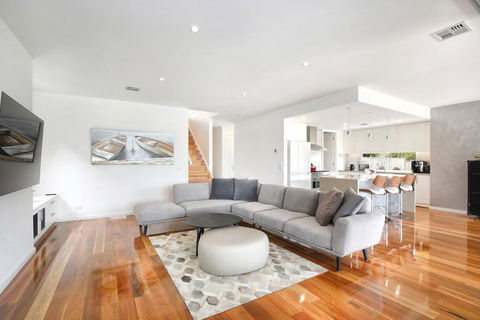 Xus Residence - Accommodation Gold Coast 2