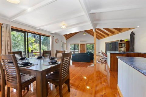 YARRABEE - The Perfect Getaway! - Accommodation Gold Coast 0