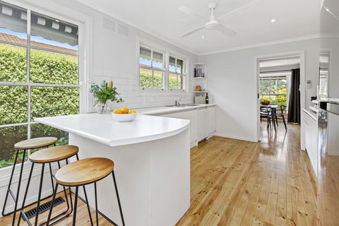 YIN-YANG - MOUNT ELIZA - Accommodation Gold Coast 2