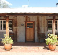 York Cottages and Burnley House - Accommodation Gold Coast