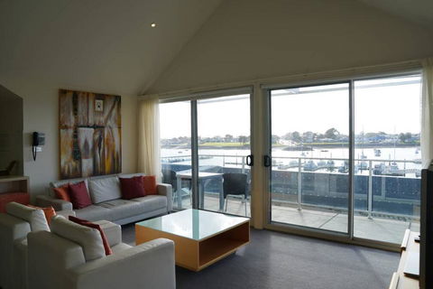 York Cove Holiday Hotel - Accommodation Gold Coast 1