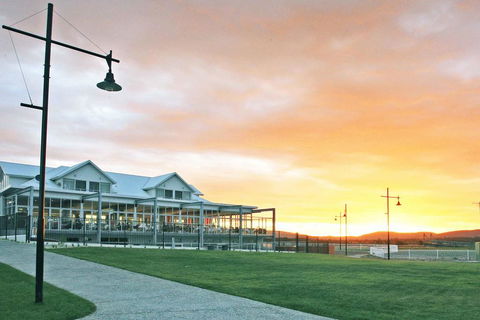 York Cove Holiday Hotel - Accommodation Gold Coast 0