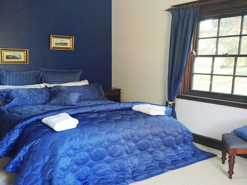 York Cottage - Grand Gate House And Enchanting Gardens - Accommodation Gold Coast 3