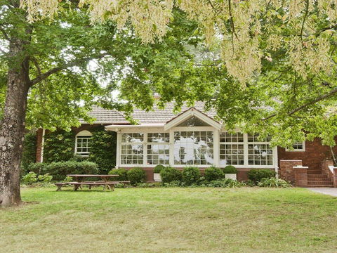 York Cottage - Grand Gate House And Enchanting Gardens - Accommodation Gold Coast 0