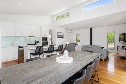 YOU, ME AND THE SEA - BLAIRGOWRIE - Accommodation Gold Coast 0