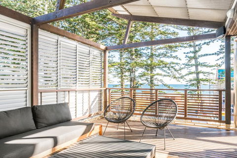 Your Luxury Escape - On The Bay - Stunning Beachfront Apartment - Accommodation Gold Coast 1