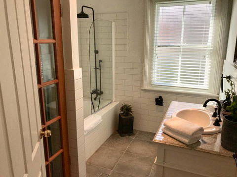 YSG The Edward Townhouse 153 - Walk To Town - Gold Coast 4U 2