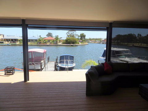 Yunderup Canal Getaway - Gold Coast 4U 3
