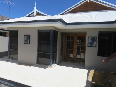 Yunderup Canal Getaway - Gold Coast 4U 1