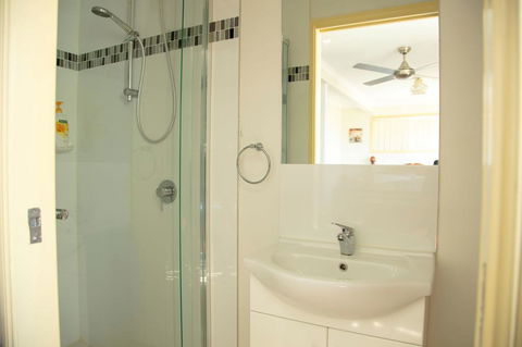Zen Escape Guest House - Gold Coast 4U 1