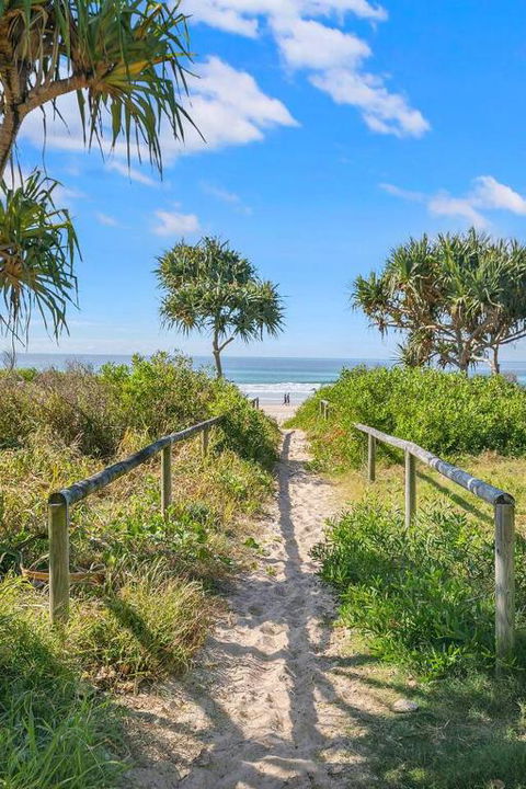 \'Oceanview Oasis\' Family-Friendly Palm Beach Retreat - Accommodation Gold Coast 4