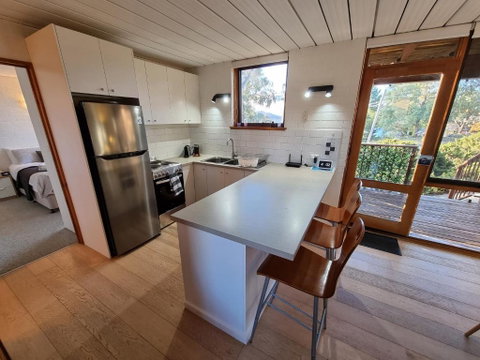 *The Hideaway* Lake Views/Bike Storage/Smart Home/Free WiFi - Accommodation Gold Coast 3