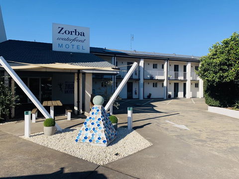Zorba Waterfront Motel - Gold Coast 4U 0