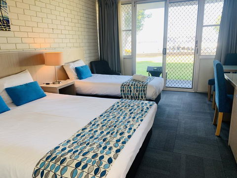 Zorba Waterfront Motel - Gold Coast 4U 2