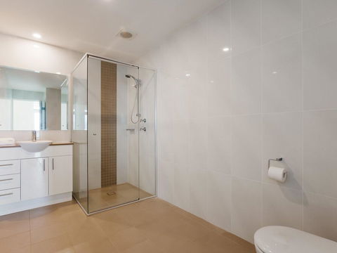 Maison De La Mer 30 Mulubinda Parade - Luxurious, Linen, Aircon And Panoramic Views - Accommodation Gold Coast 2