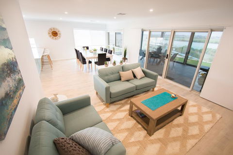 Serenity And Sweeping Murray River Views - Gold Coast 4U 3