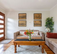 Spacious Bungalow5min walk to station5min to Box HillWiFiParking - Gold Coast 4U