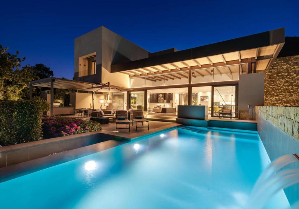 Kawana Waters QLD Gold Coast 4U