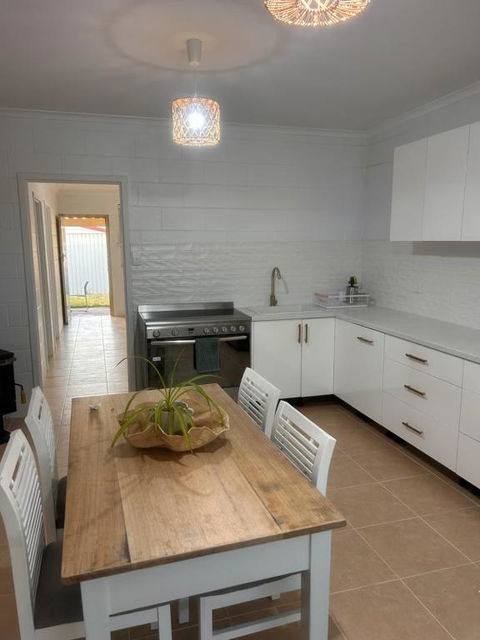 15 Sunrise Drive - Gold Coast 4U 3