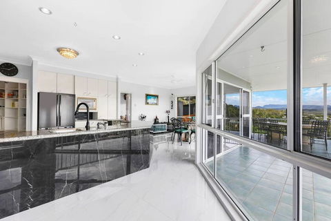 360-Degree View 1BR Luxury Apartment In Elanora - Gold Coast 4U 0