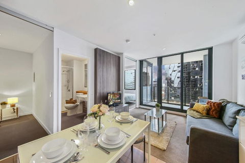 A Chic 2BR Home Near Southern Cross City Views - Accommodation Gold Coast 0