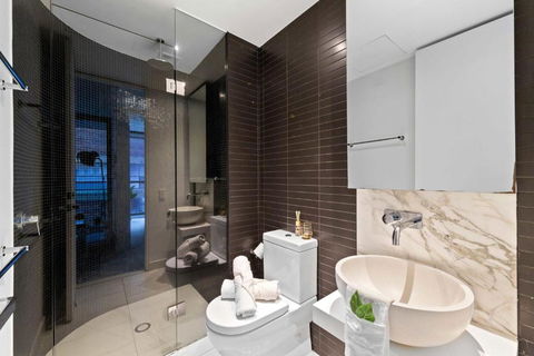 A Chic & Comfy 2BR Apt Near Federation Square - Accommodation Gold Coast 3