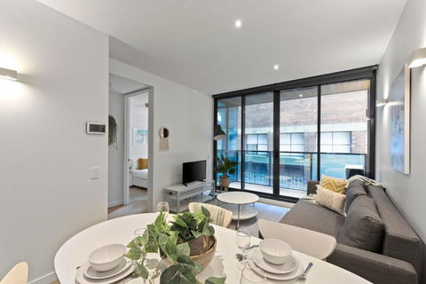 A Chic & Comfy 2BR Apt Near Federation Square - Accommodation Gold Coast 4
