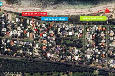 Abbey Beach Cottage - 1 Gold Coast 3