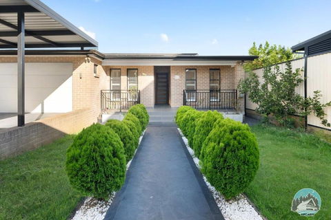 Aircabin - Guildford - 3 Beds Spacious House - Gold Coast 4U 1